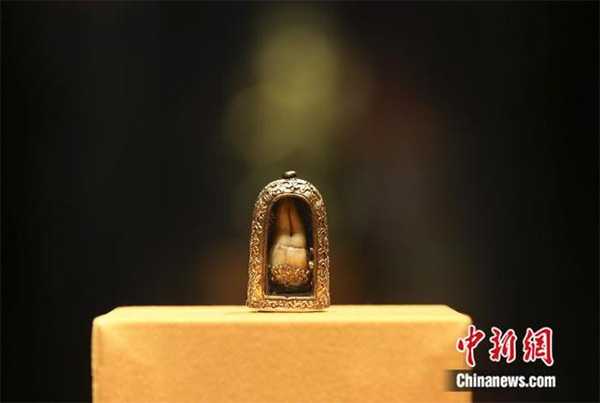 班禪牙龕，故宮博物院藏